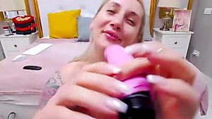 Blondie with Her Amazingly Saggy Boobs